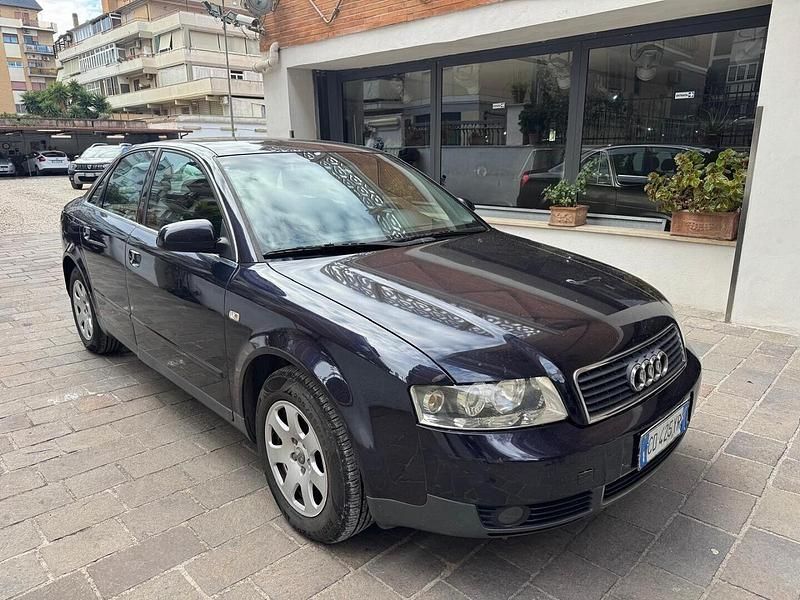 Usata Audi A4 131 CV (96 kW) 2002 Blu Berlina