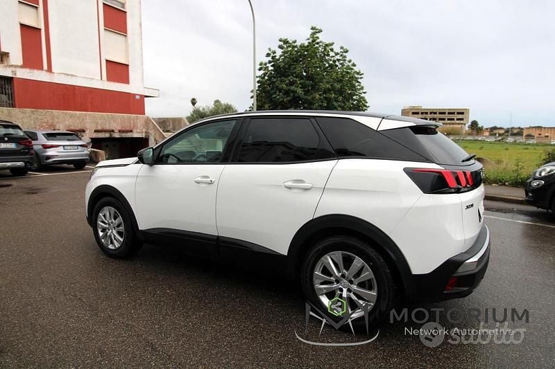 Usata Peugeot 3008 Active 120 CV (88 kW) 2018 Blu SUV