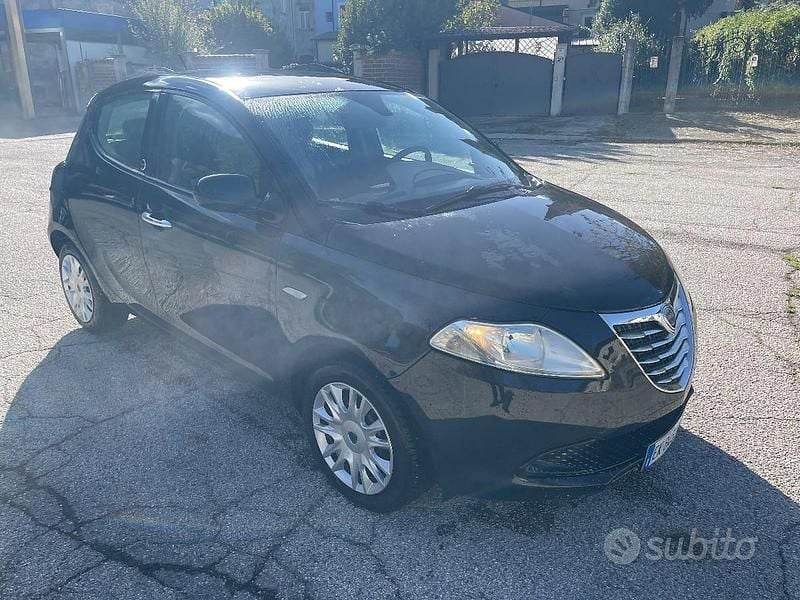 Usata Lancia Ypsilon 69 CV (50 kW) 2013 Utilitaria