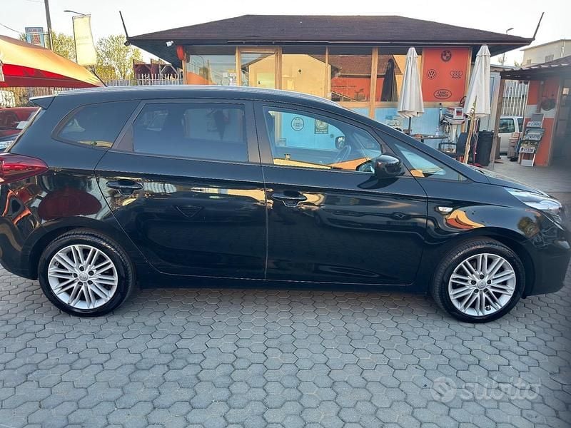 Usata Kia Carens 116 CV (85 kW) 2017 Nero Monovolume