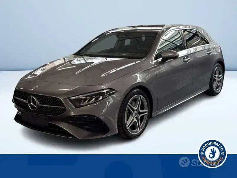 Usata Mercedes A180 AMG 115 CV (84 kW) 2025 Grigio Berlina