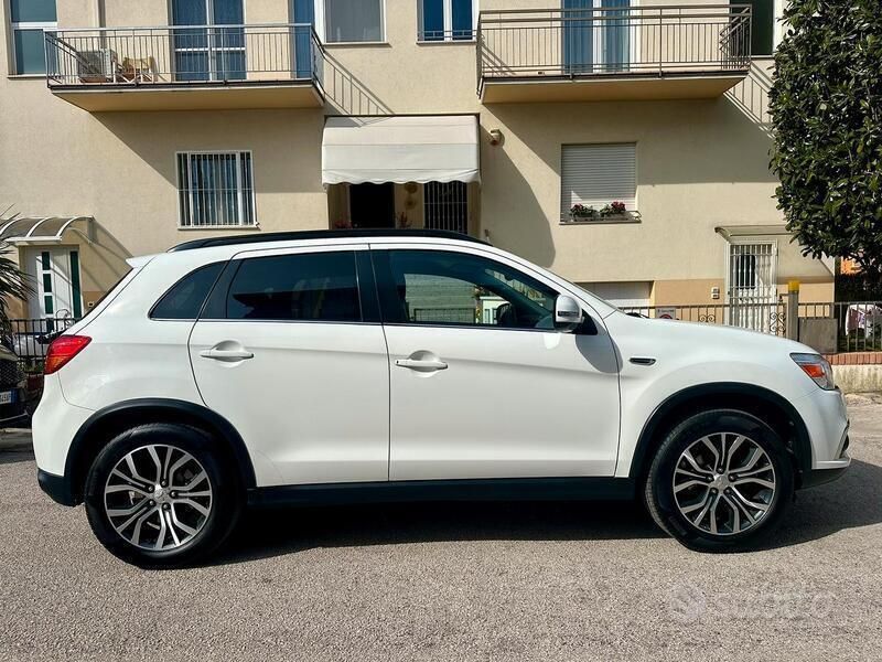 Usata Mitsubishi ASX 117 CV (86 kW) 2017 Bianco SUV