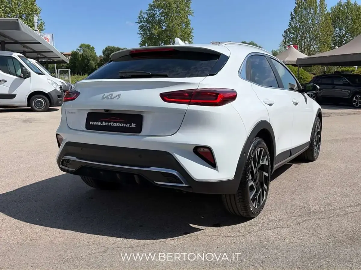 Usata Kia XCeed 136 CV (100 kW) 2024 Bianco SUV