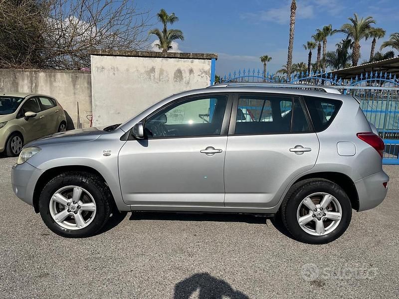 Usata Toyota RAV4 135 CV (99 kW) 2006 Grigio SUV
