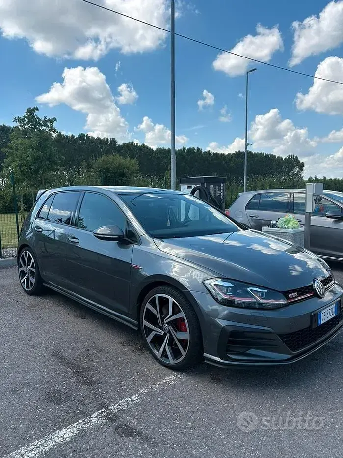 Usata VW Golf VIII GTI 245 CV (180 kW) 2021 Grigio Berlina