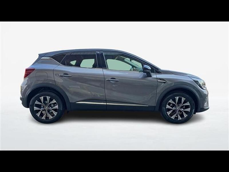 Usata Renault Captur Techno 101 CV (74 kW) 2023 Grigio scuro SUV