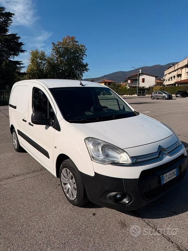 Usata Citroën Berlingo 90 CV (66 kW) 2015 Bianco Monovolume