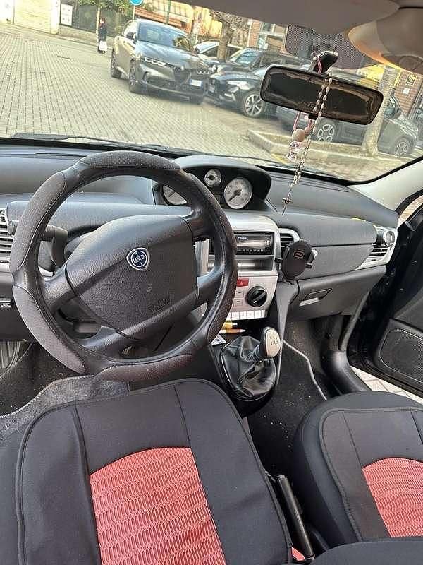 Usata Lancia Ypsilon Platinum 69 CV (50 kW) 2011 Utilitaria