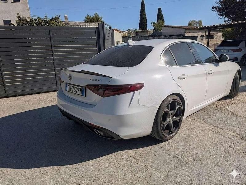 Usata Alfa Romeo Giulia Super 150 CV (110 kW) 2017 Bianco Berlina