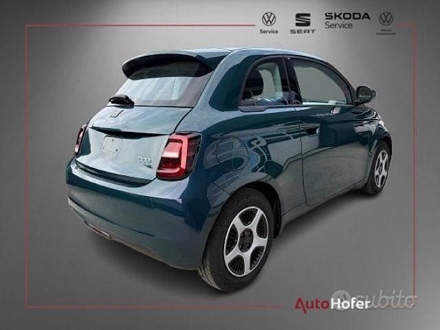 Usata Fiat 500e Action 100 kW (136 CV) 2023 Verde Utilitaria