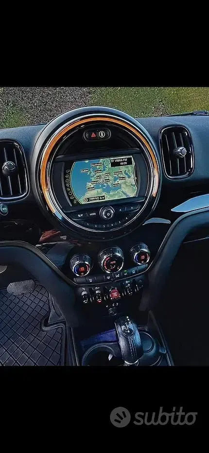 Usado Mini Countryman 190 CV (139 kW) 2017 Negro SUV