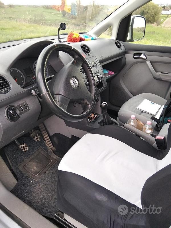 Begagnad VW Caddy Life 105 HK (77 kW) 2009 Grå Minibuss