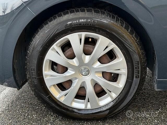 Usata Peugeot 208 Active 68 CV (50 kW) 2016 Blu Utilitaria