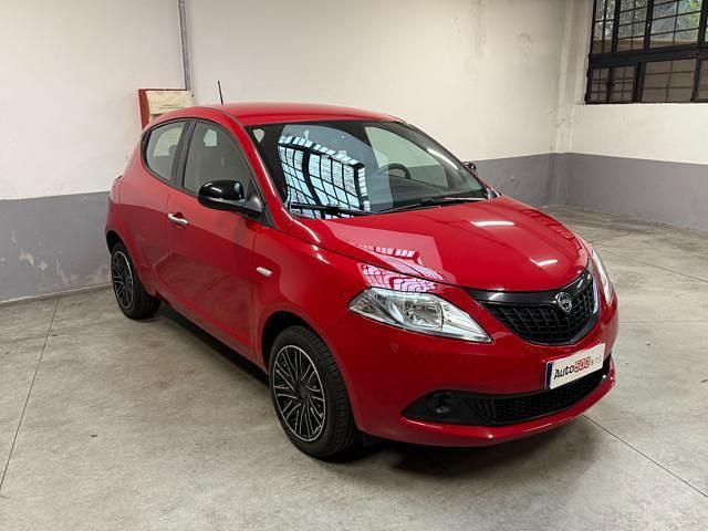 Usata Lancia Ypsilon S 69 CV (50 kW) 2023 Rosso Utilitaria