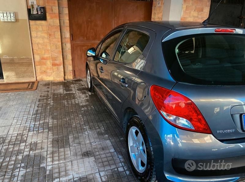 Begagnad Peugeot 207 92 HK (67 kW) 2010 Halvkombi