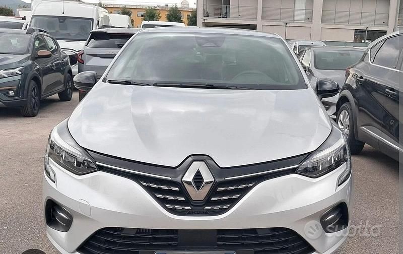 Grigio Usata 2021 Renault Clio V Utilitaria | 14.000 € (Buon prezzo) - Immagine 1/1