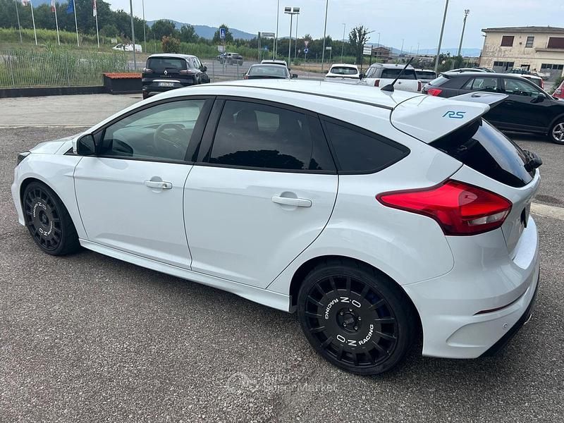 Usata Ford Focus RS 351 CV (258 kW) 2017 Bianco Berlina