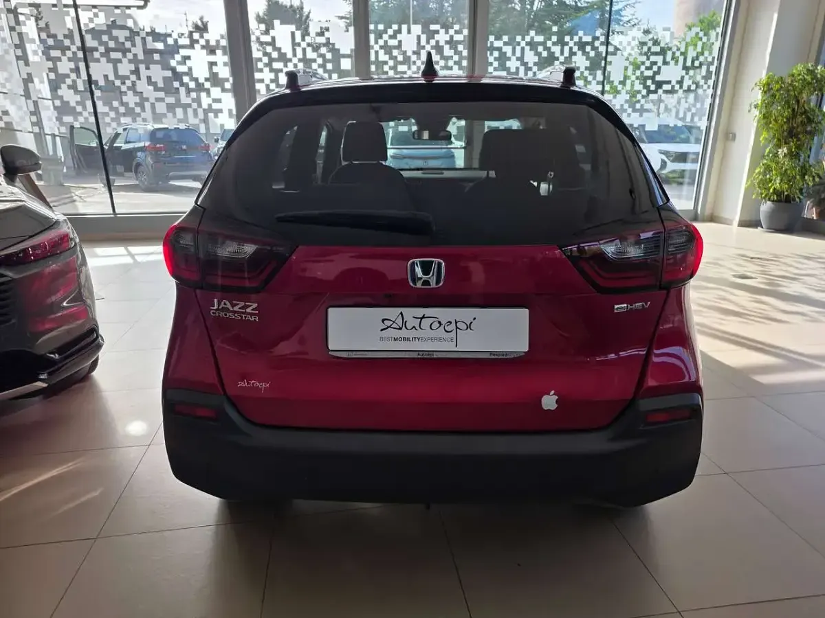 Usata Honda Jazz Executive 98 CV (72 kW) 2022 Rosso Utilitaria