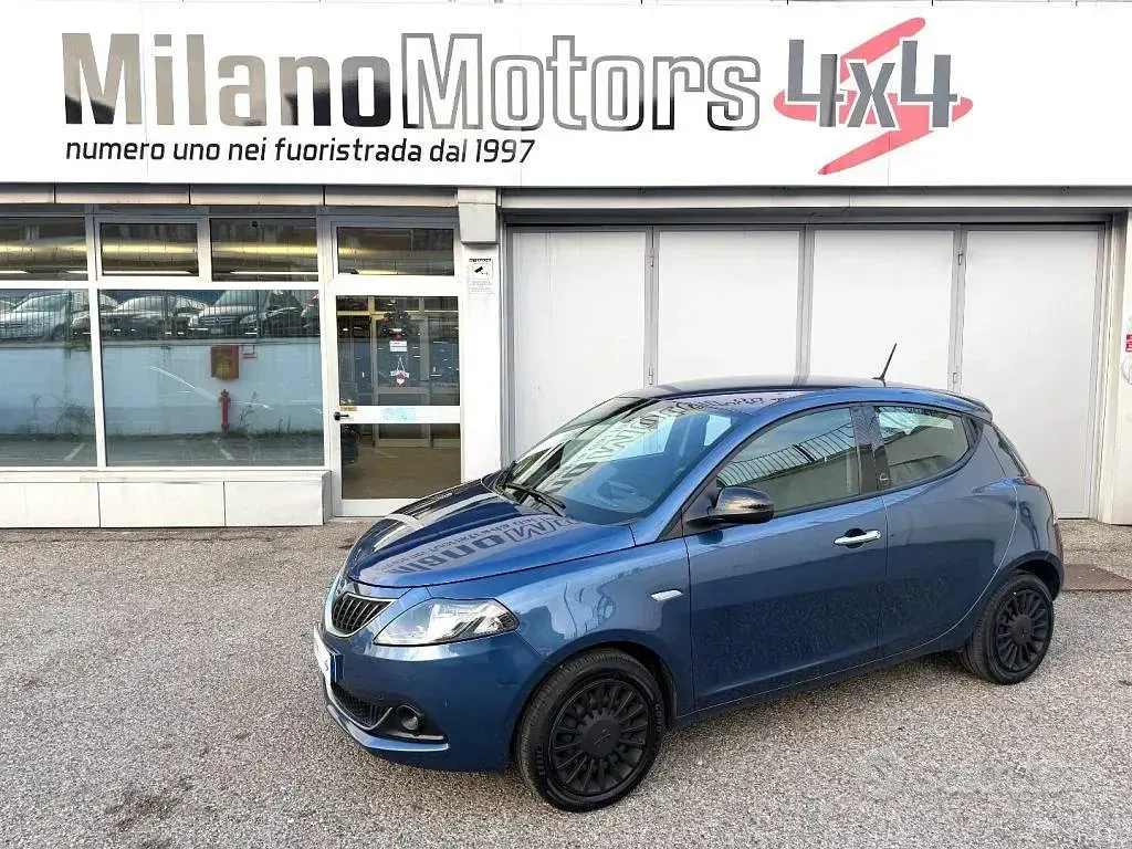 Usata Lancia Ypsilon Silver 69 CV (50 kW) 2021 Blu Utilitaria