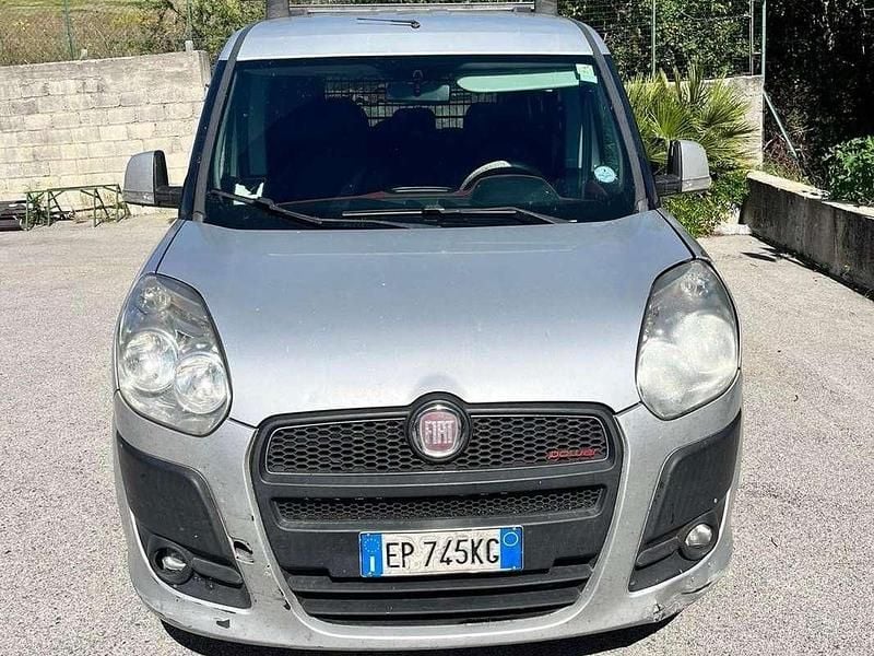 Usata Fiat Doblò Dynamic 135 CV (99 kW) 2012 Grigio Monovolume