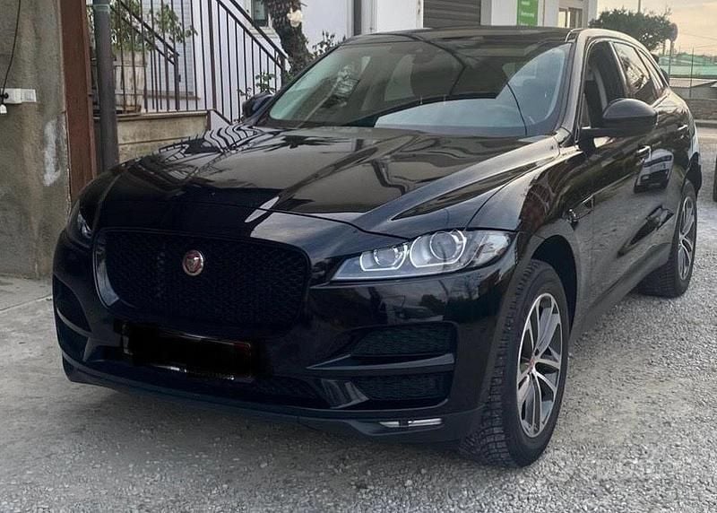 Nero Usata 2018 Jaguar F-Pace SUV | 12.000 € (Super prezzo) - Immagine 1/4