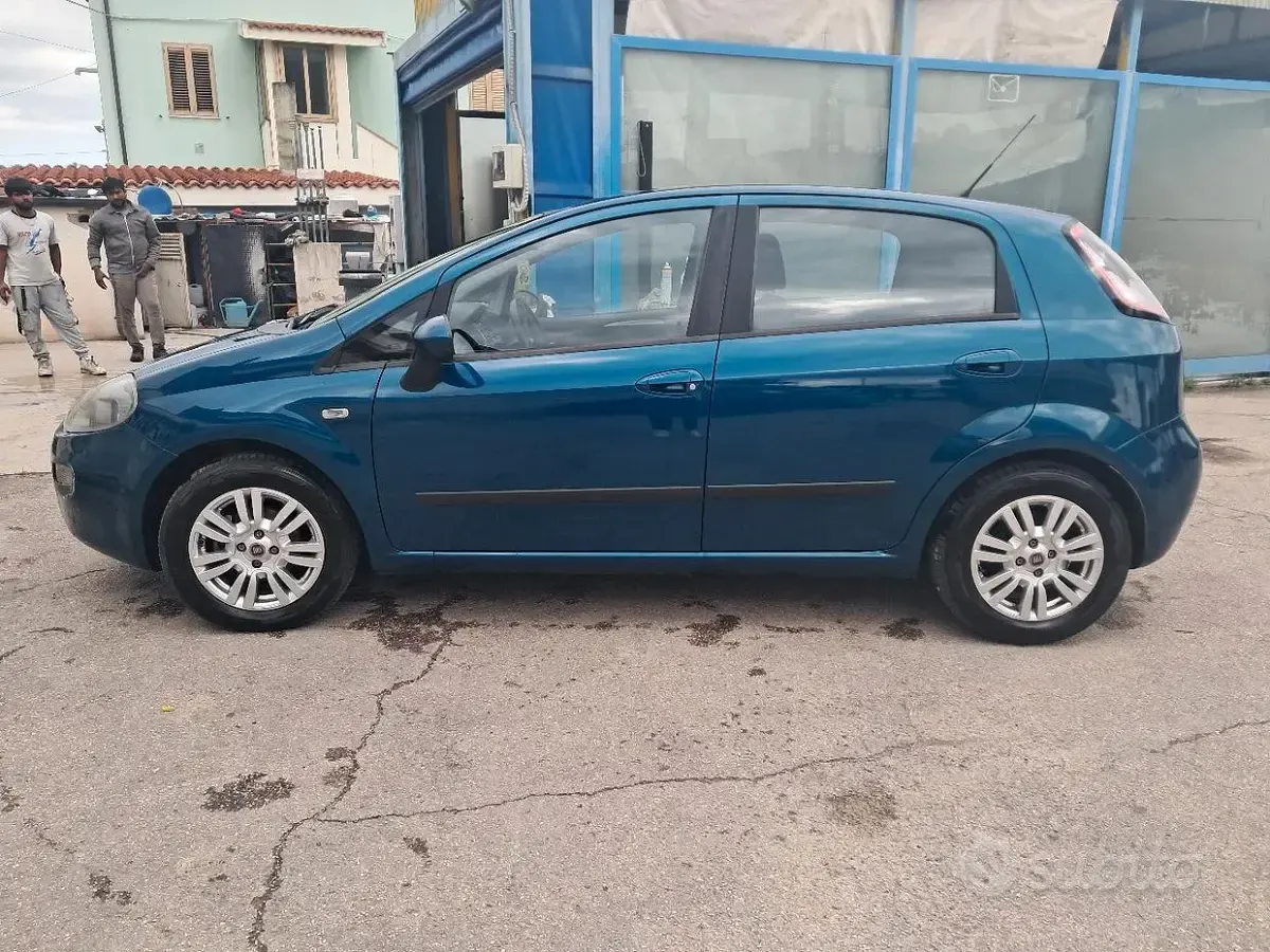 Usata Fiat Grande Punto 85 CV (62 kW) 2013 Blu Utilitaria