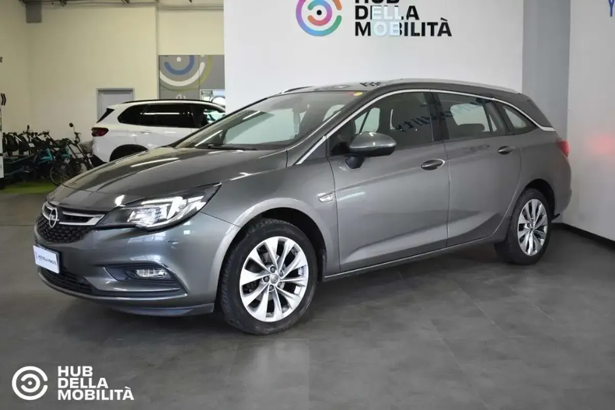 Usata Opel Astra Dynamic 110 CV (80 kW) 2019 Grigio Station wagon