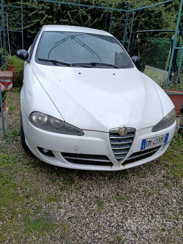 Bianco Usata 2007 Alfa Romeo 147 Due volumi | 1400 € (Super prezzo) - Immagine 1/4
