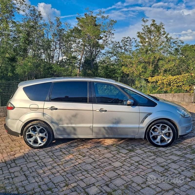 Usata Ford S-MAX S 140 CV (102 kW) 2009 Grigio Monovolume