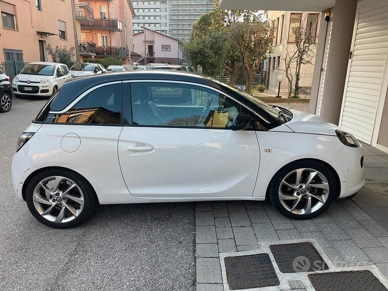 Usata Opel Adam Glam 70 CV (51 kW) 2013 Bianco Utilitaria