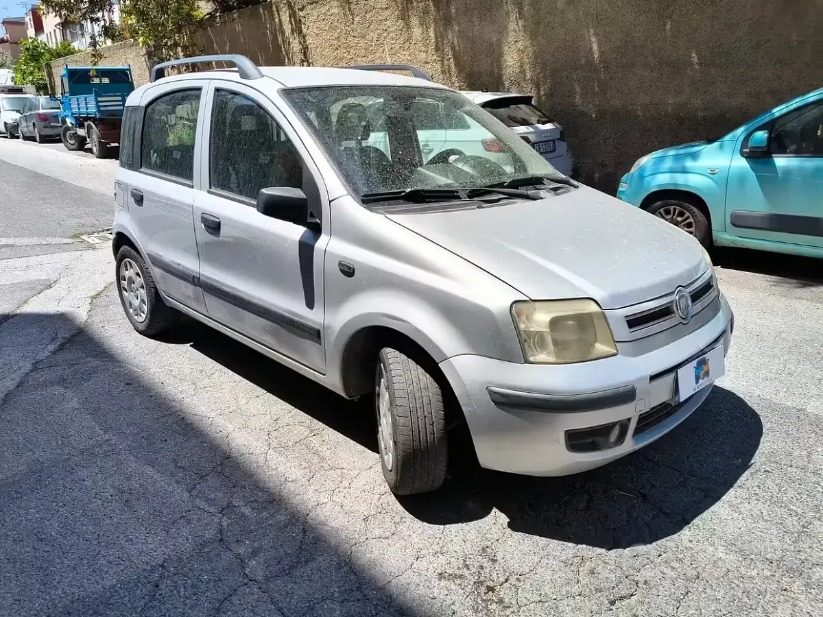 Usado Fiat Panda Dynamic 60 CV (44 kW) 2009 Gris Utilitario