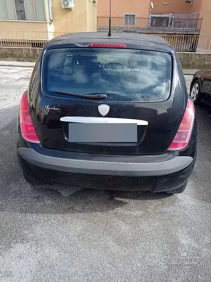 Usata Lancia Ypsilon 60 CV (44 kW) 2006 Nero Utilitaria