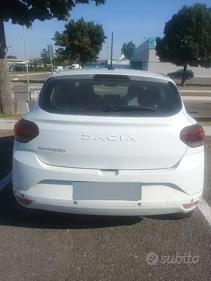 Usata Dacia Sandero 101 CV (74 kW) 2024 Bianco Berlina