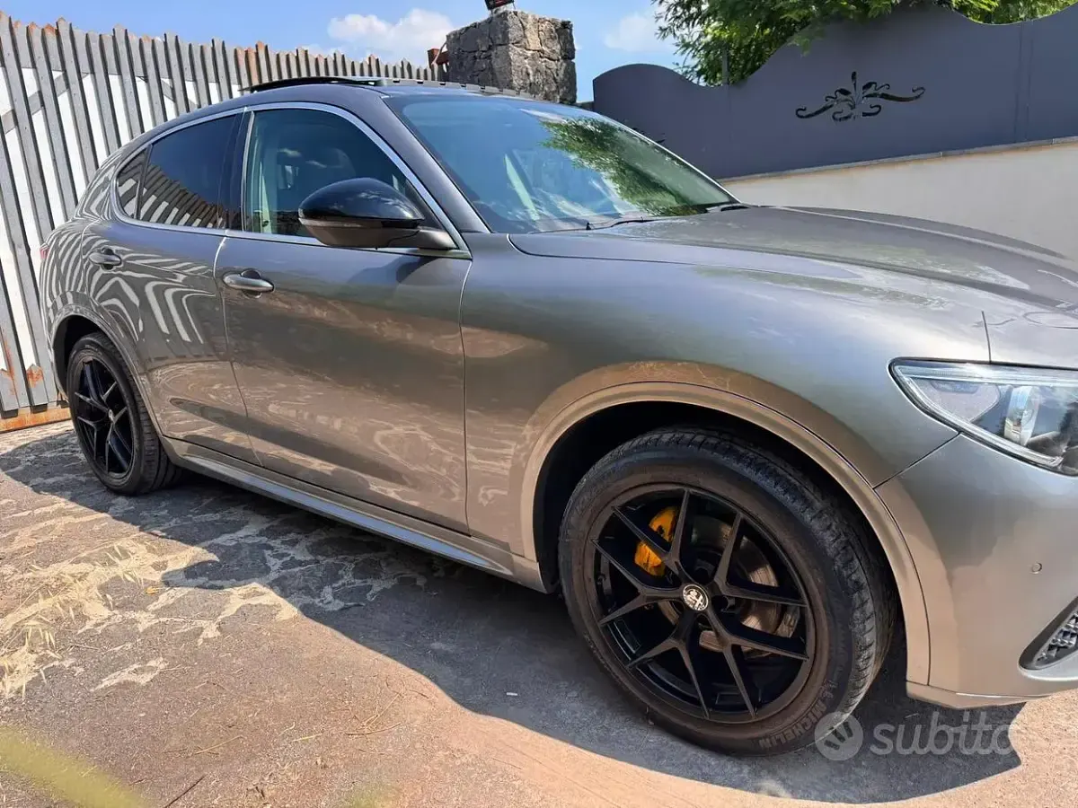 Usata Alfa Romeo Stelvio 280 CV (205 kW) 2017 Grigio SUV