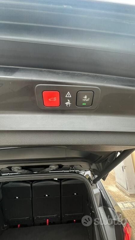 Usata Peugeot 5008 GT 131 CV (96 kW) 2021 Grigio Monovolume