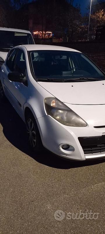 Usata Renault Clio II 65 CV (47 kW) 2011 Bianco Utilitaria