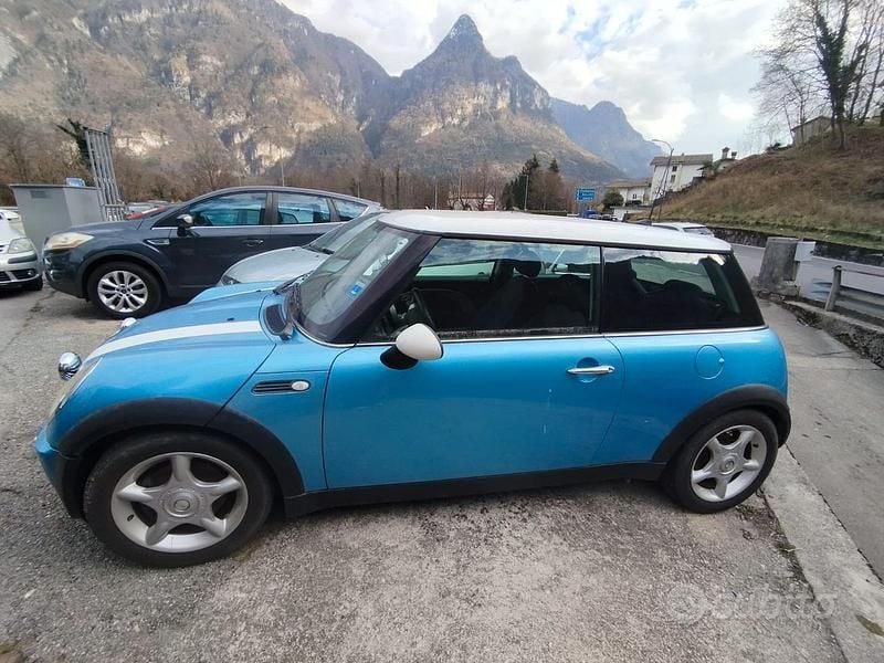 Usata Mini Cooper 116 CV (85 kW) 2005 Blu/azzurro Utilitaria