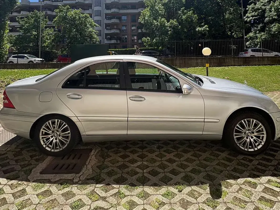 Gebraucht Mercedes C180 Classic 129 PS (94 kW) 2001 Silber Limousine
