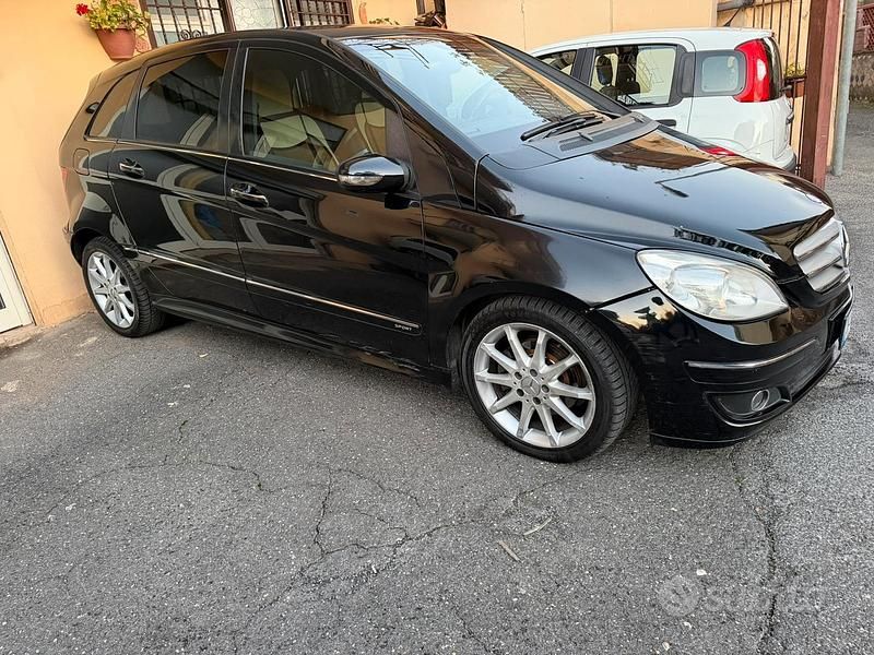 Usata Mercedes B200 2007 Nero Monovolume