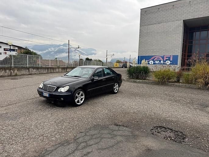 Usata Mercedes C320 Elegance 224 CV (164 kW) 2006 Nero Berlina