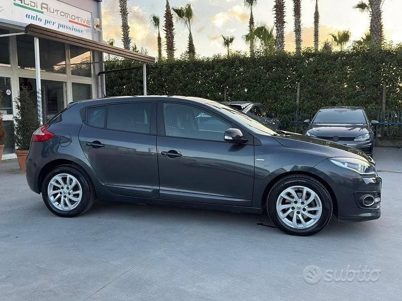 Usata Renault Mégane LIMITED 110 CV (80 kW) 2015 Nero Berlina