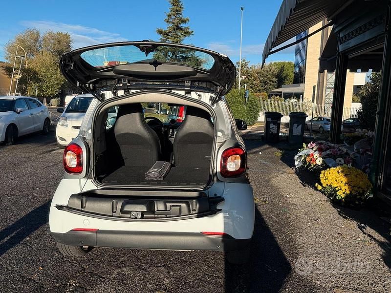 Usata Smart ForTwo Coupé 71 CV (52 kW) 2019 Bianco Coupé