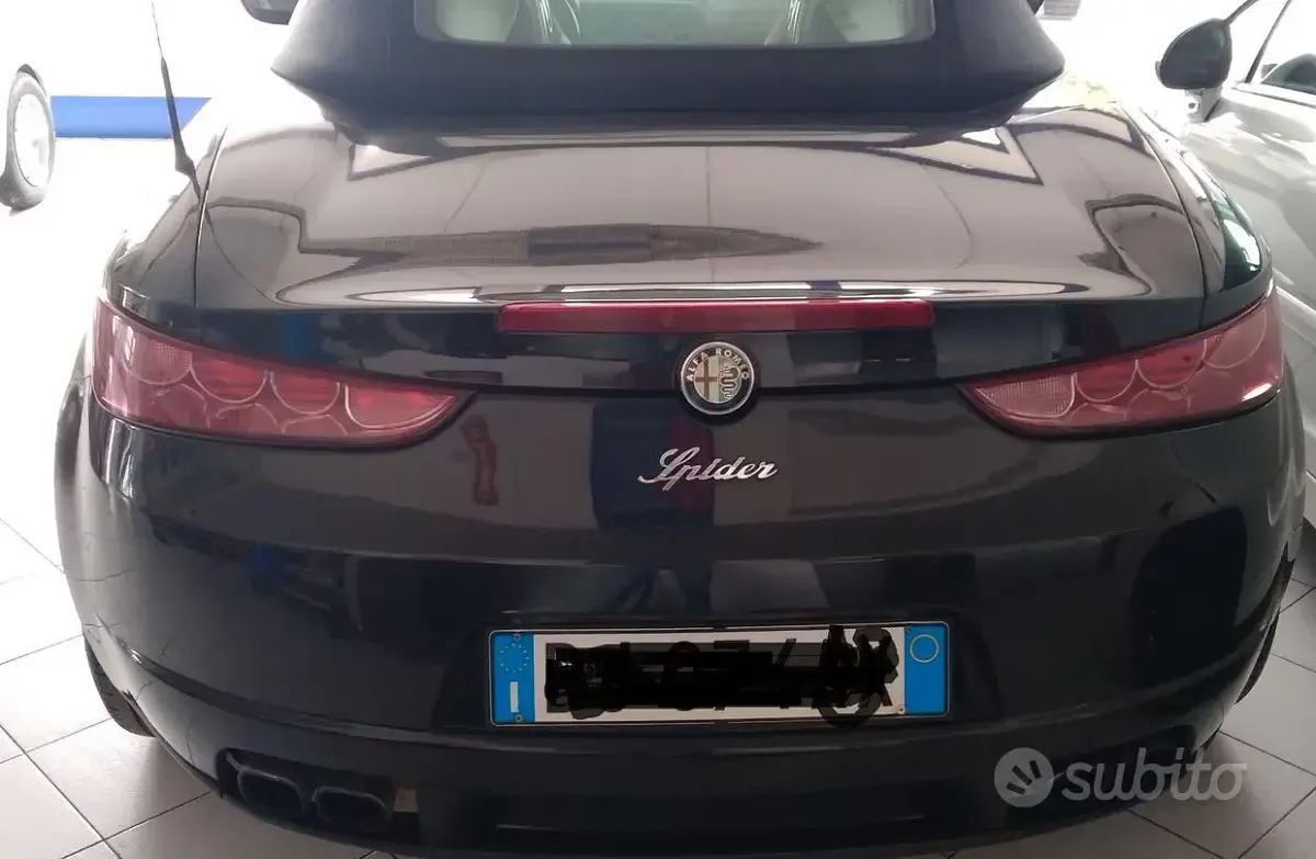 Usata Alfa Romeo Spider 185 CV (136 kW) 2007 Nero Cabrio