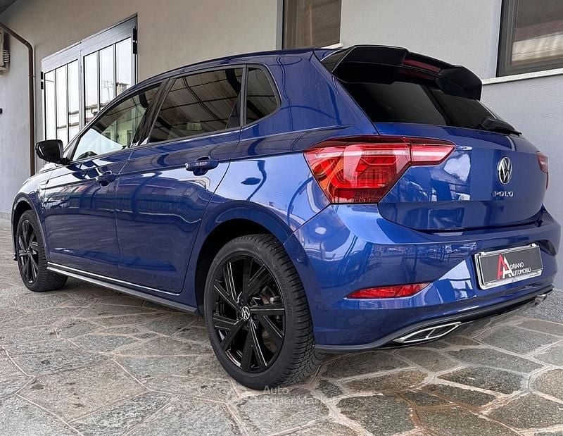 Usata VW Polo R-line 110 CV (80 kW) 2023 Blu Utilitaria