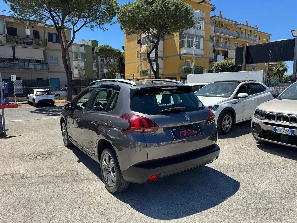 Usata Peugeot 2008 Allure 99 CV (72 kW) 2017 Grigio SUV