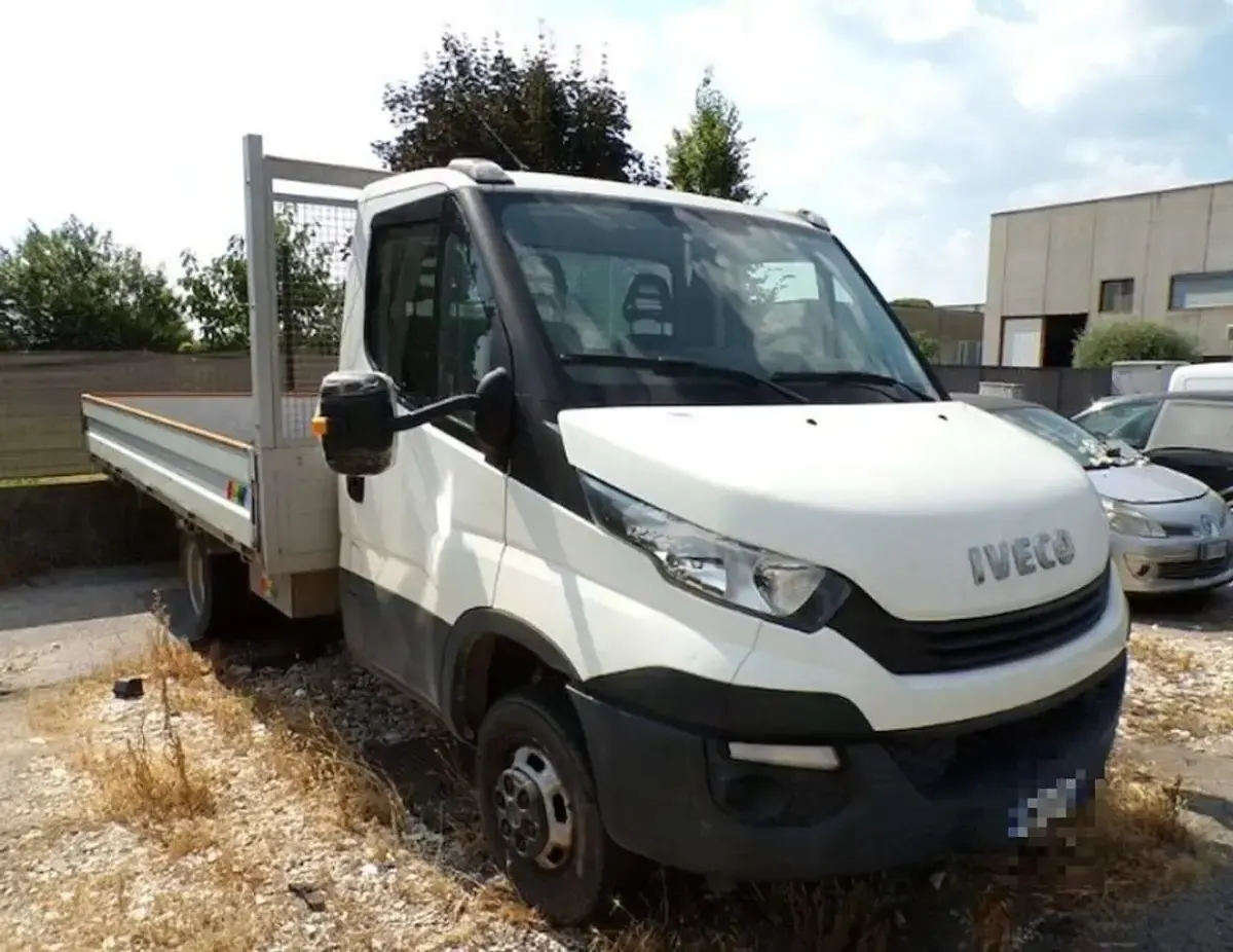 Usata Iveco Daily 116 CV (85 kW) 2018 Bianco Utilitaria