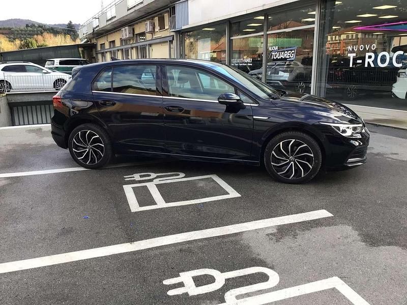 Usata VW Golf VIII Style 116 CV (85 kW) 2021 Nero Utilitaria