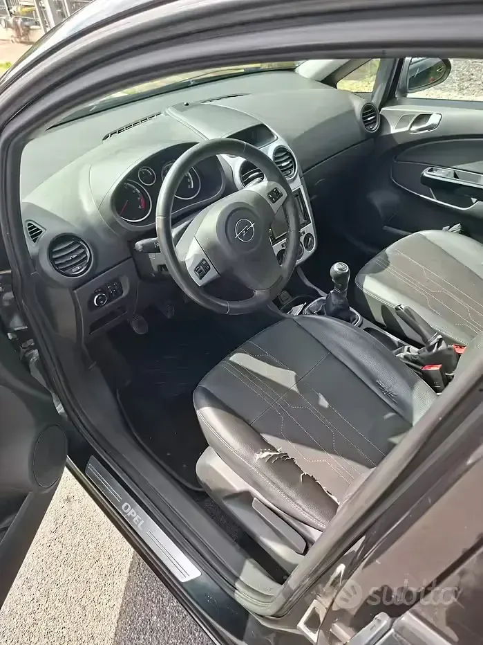 Usata Opel Corsa 86 CV (63 kW) 2012 Nero Utilitaria