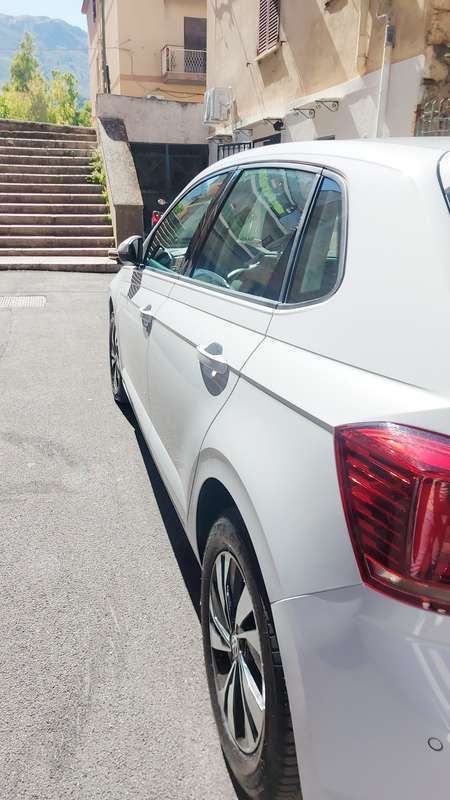 Usata 2017 VW Polo Trendline Tre volumi | 14.000 € (Buon prezzo) - Immagine 1/4