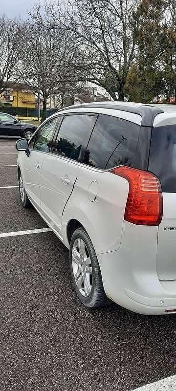 Usata Peugeot 5008 Premium 111 CV (81 kW) 2011 Station wagon